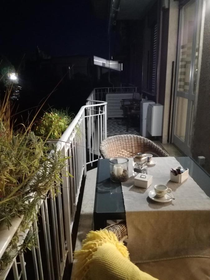 ארונה Suite 51 Appartamento Con Terrazzo A 50 Mt Dal Lago - Private Parking (Adults Only) מראה חיצוני תמונה
