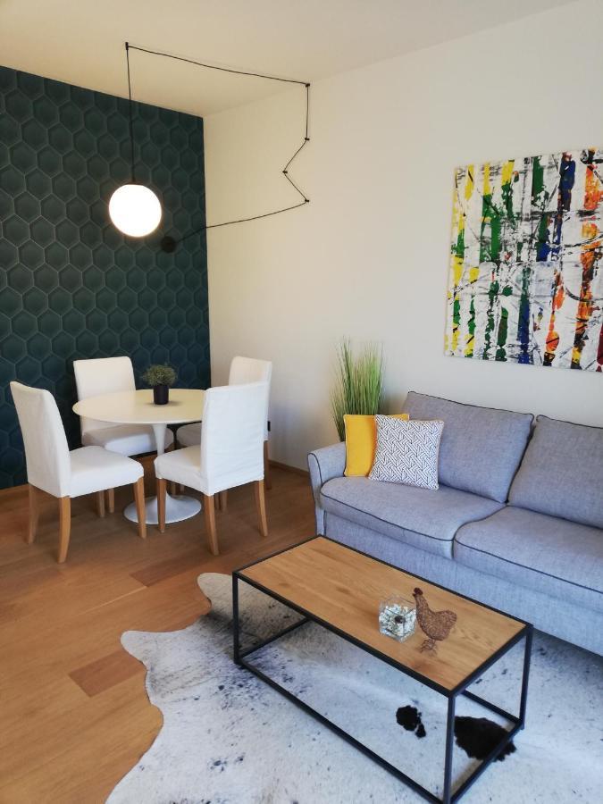 ארונה Suite 51 Appartamento Con Terrazzo A 50 Mt Dal Lago - Private Parking (Adults Only) מראה חיצוני תמונה