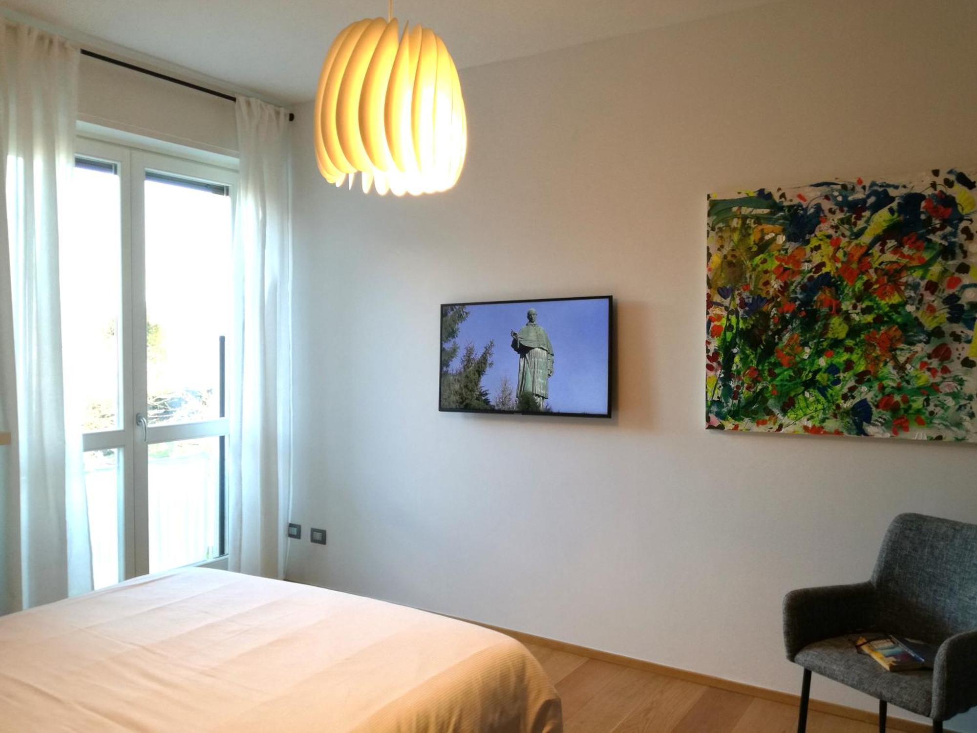 ארונה Suite 51 Appartamento Con Terrazzo A 50 Mt Dal Lago - Private Parking (Adults Only) מראה חיצוני תמונה