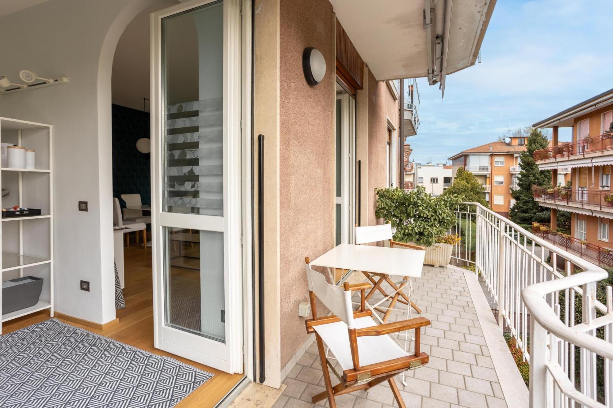 ארונה Suite 51 Appartamento Con Terrazzo A 50 Mt Dal Lago - Private Parking (Adults Only) מראה חיצוני תמונה