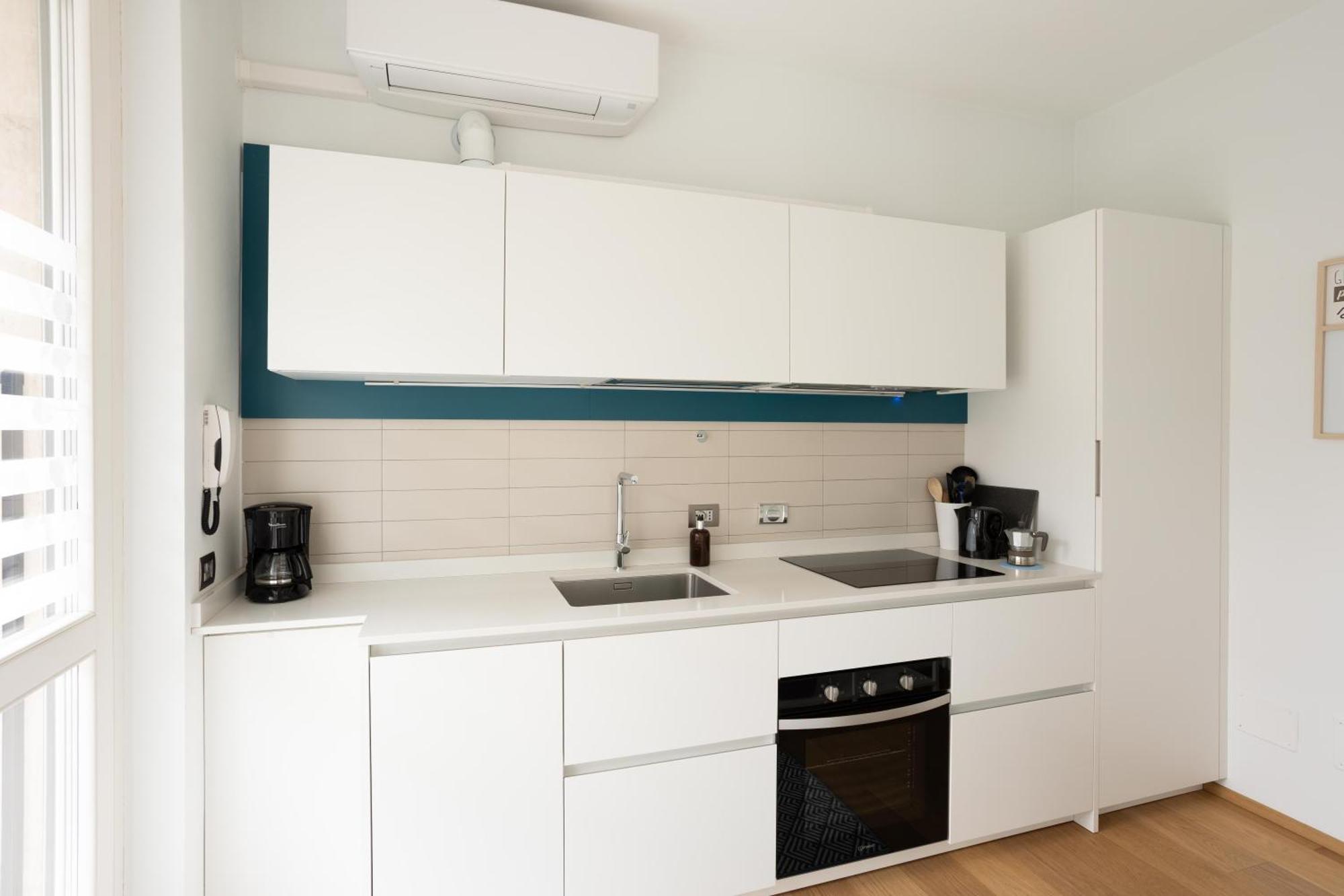 ארונה Suite 51 Appartamento Con Terrazzo A 50 Mt Dal Lago - Private Parking (Adults Only) מראה חיצוני תמונה