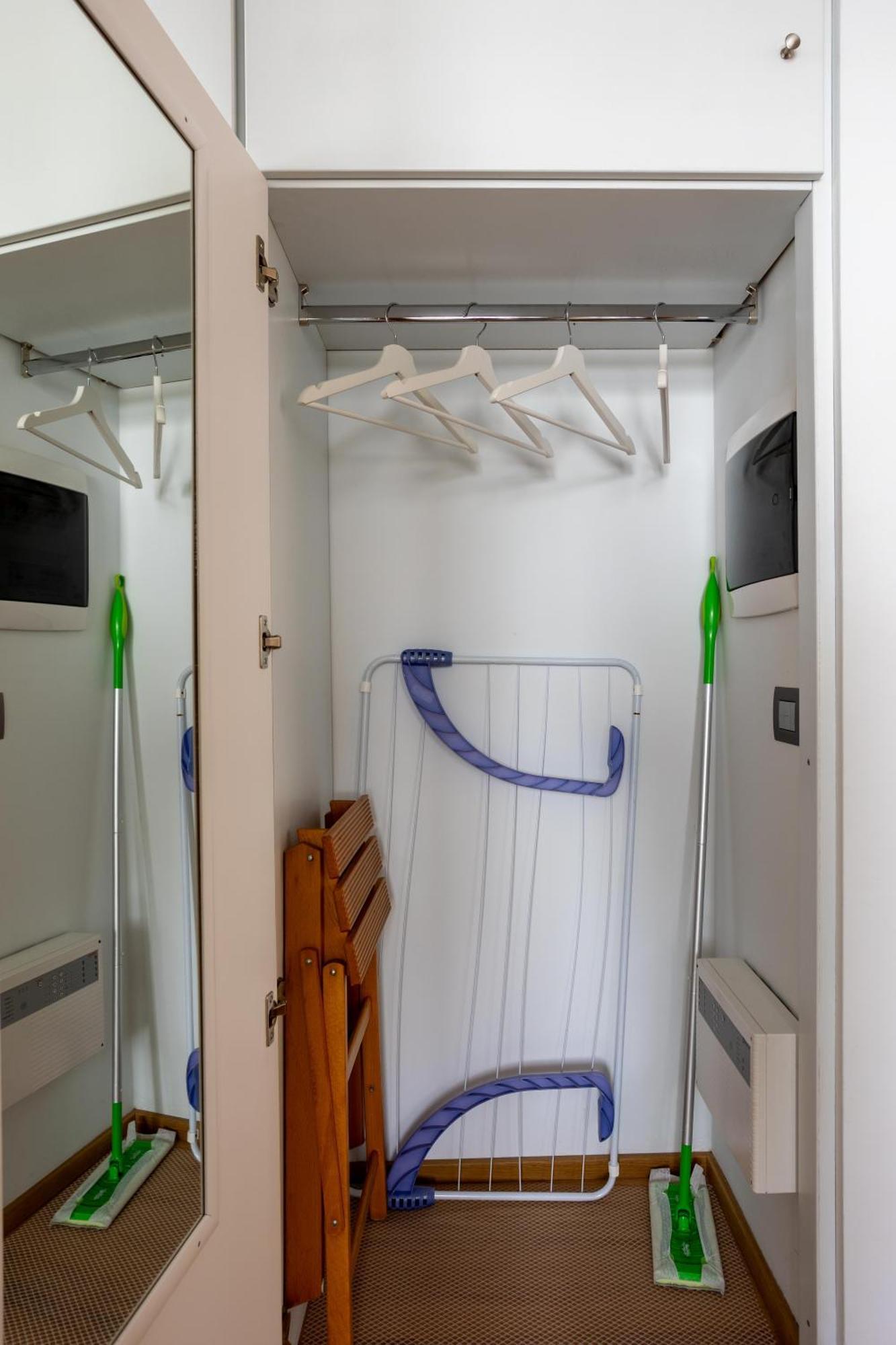 ארונה Suite 51 Appartamento Con Terrazzo A 50 Mt Dal Lago - Private Parking (Adults Only) מראה חיצוני תמונה