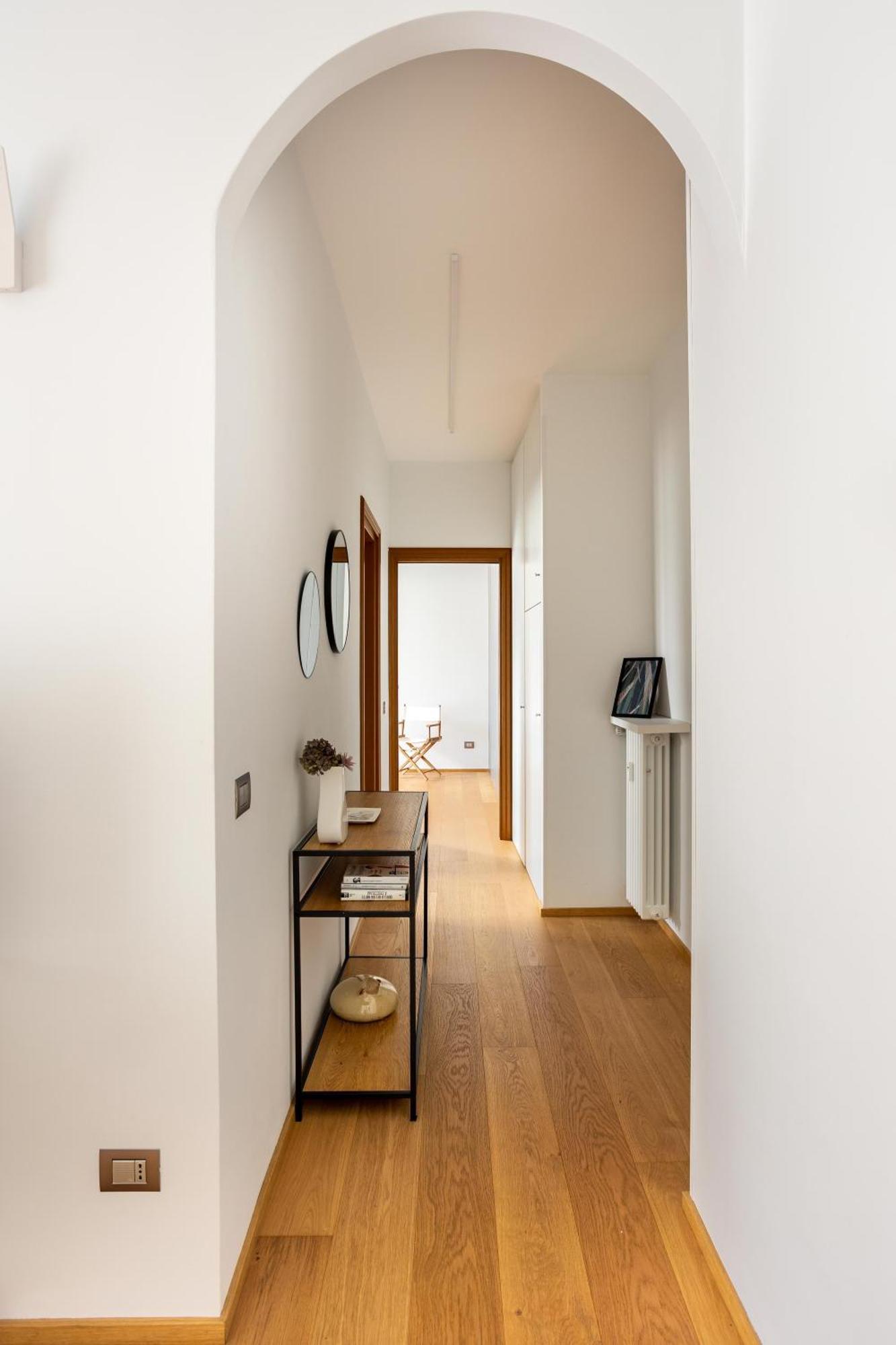 ארונה Suite 51 Appartamento Con Terrazzo A 50 Mt Dal Lago - Private Parking (Adults Only) מראה חיצוני תמונה