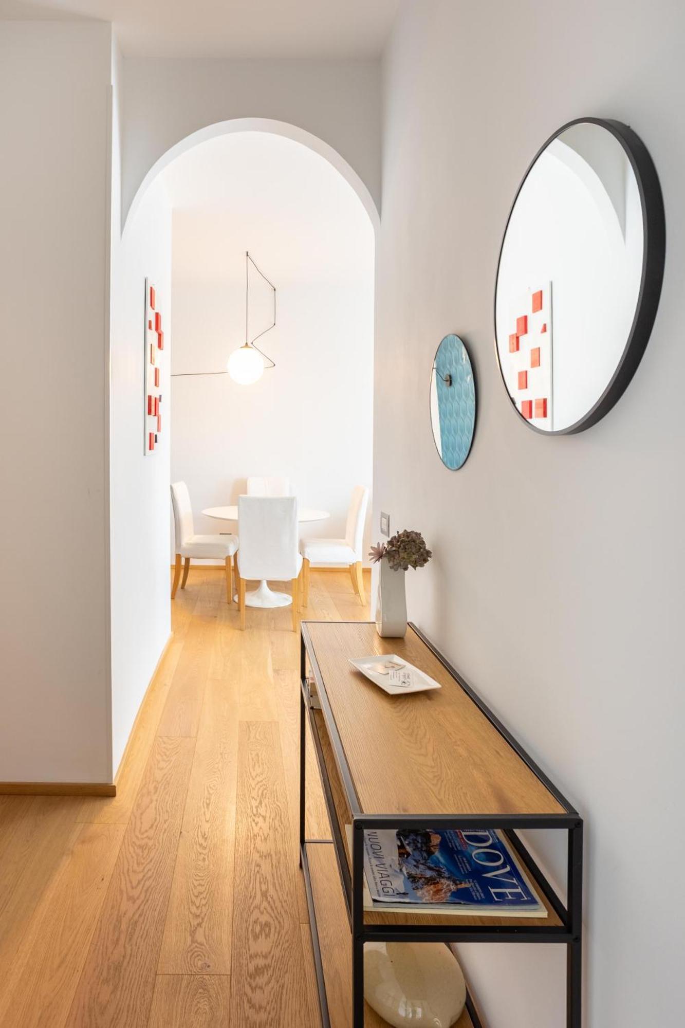 ארונה Suite 51 Appartamento Con Terrazzo A 50 Mt Dal Lago - Private Parking (Adults Only) מראה חיצוני תמונה