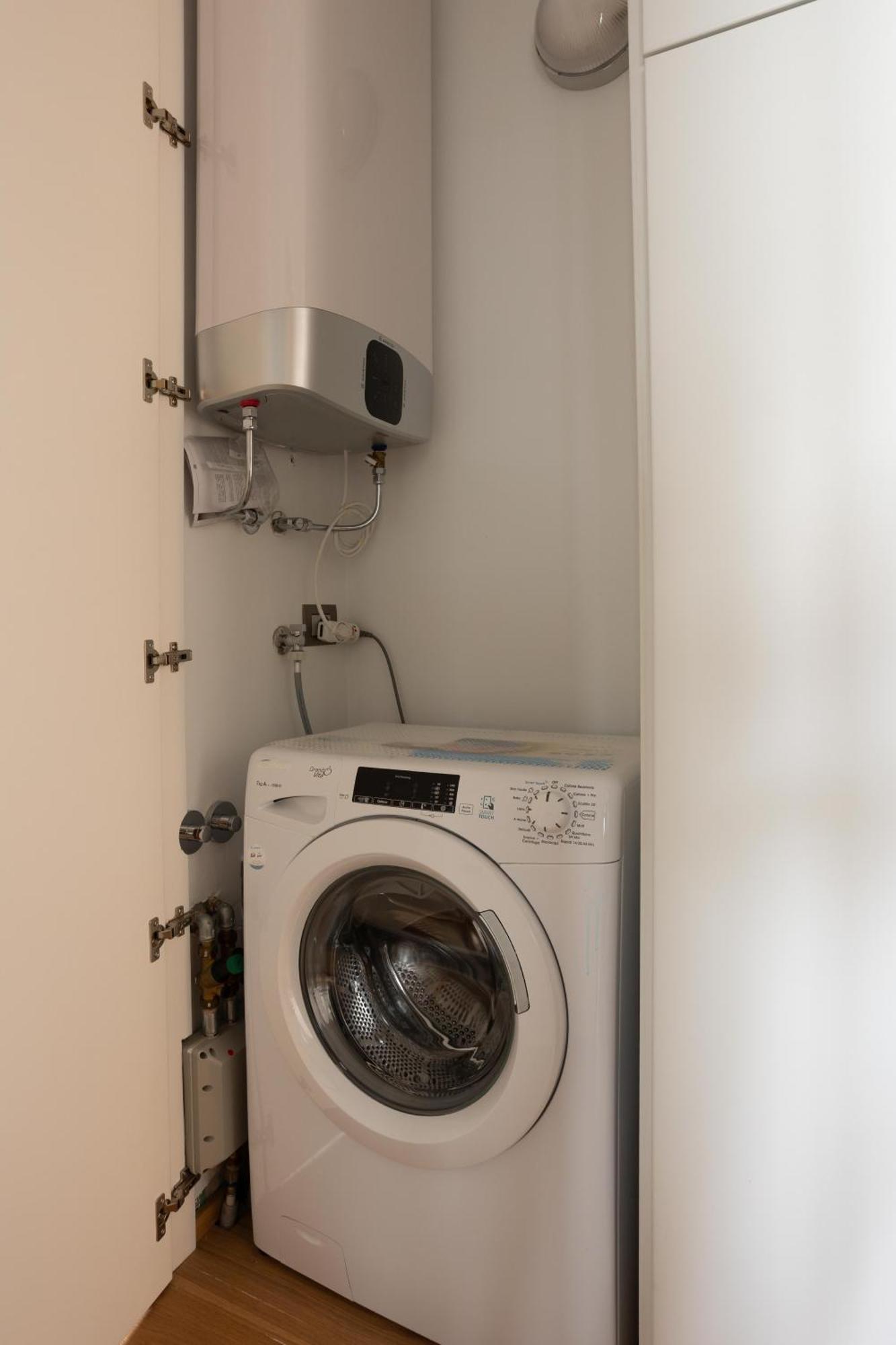 ארונה Suite 51 Appartamento Con Terrazzo A 50 Mt Dal Lago - Private Parking (Adults Only) מראה חיצוני תמונה
